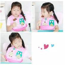 Load image into Gallery viewer, Bib  Silikon Plastik / Celemek Makan Bayi Anti Air / Slabber Silikon Bayi